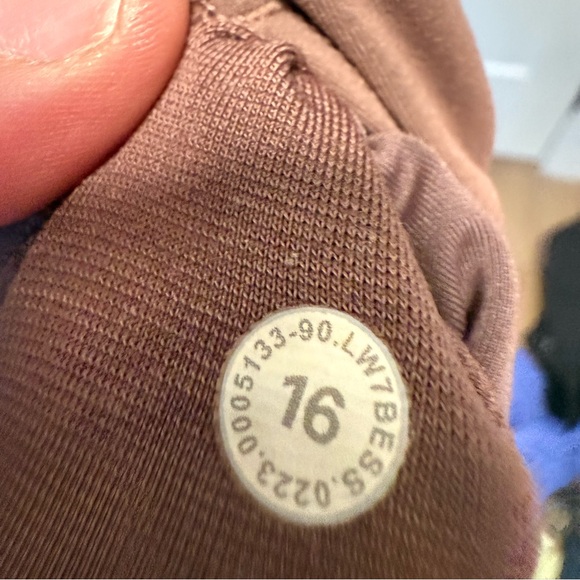 Lululemon Wunder Train High-Rise Short 6", Size 16 - Picture 6 of 6